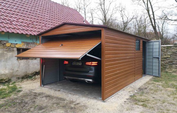 Prémiová garáž v barvě dřeva 300×500